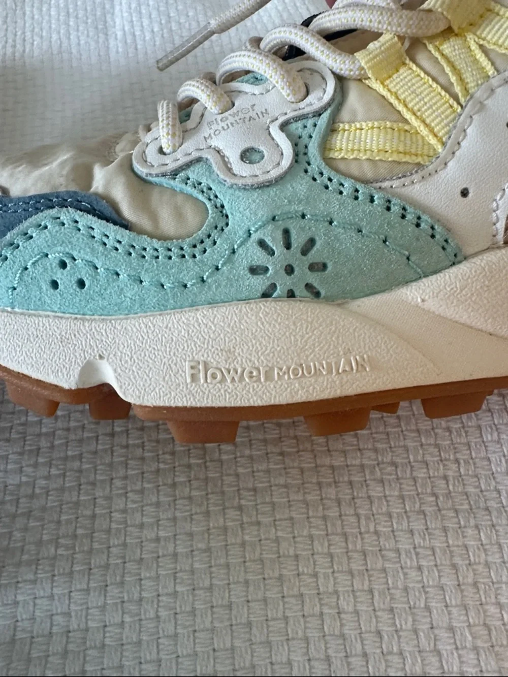 Women’s Flower Mountain Hiking Shoes - Picture 3 of 9